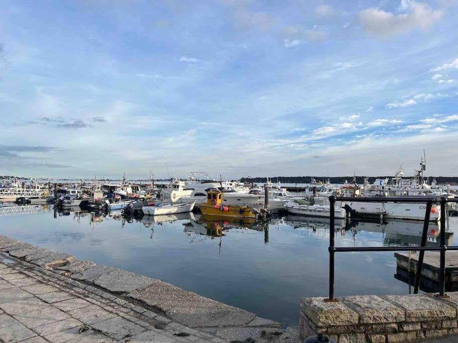 פול The Nook - Cosy Coastal Retreat Near Sandbanks מראה חיצוני תמונה
