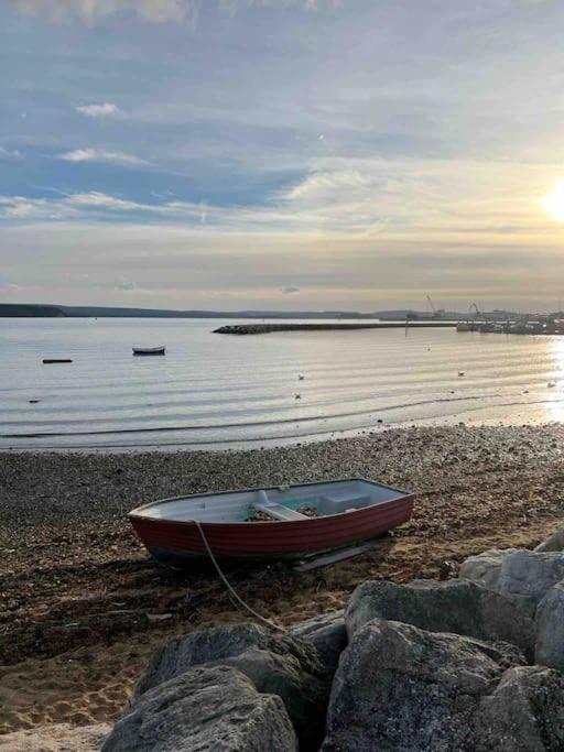 פול The Nook - Cosy Coastal Retreat Near Sandbanks מראה חיצוני תמונה