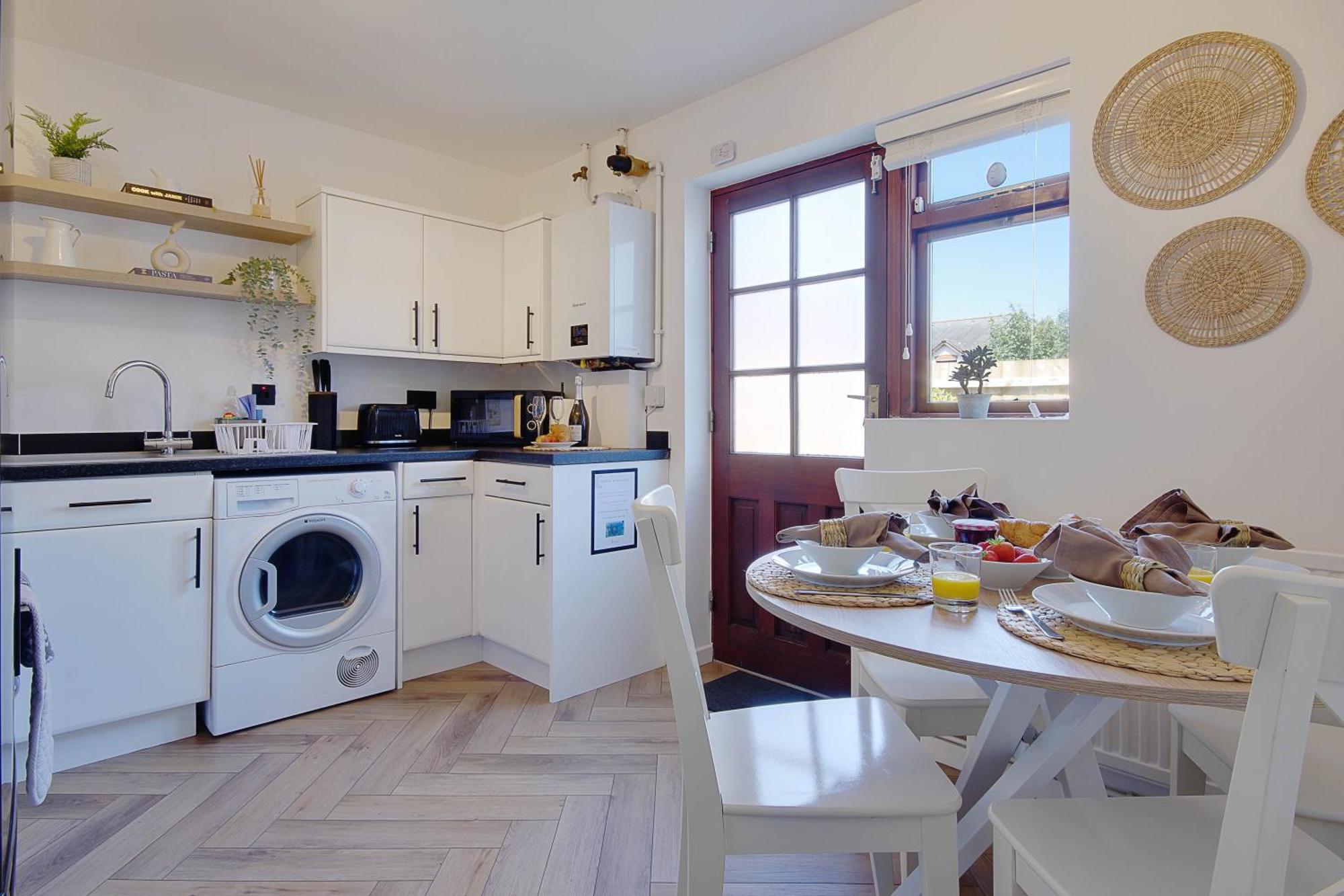 פול The Nook - Cosy Coastal Retreat Near Sandbanks מראה חיצוני תמונה